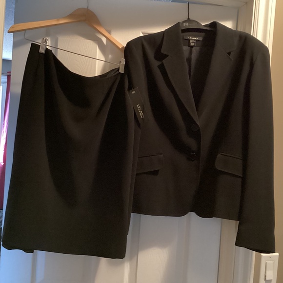 Louben Suit never worn - Picture 1 of 1